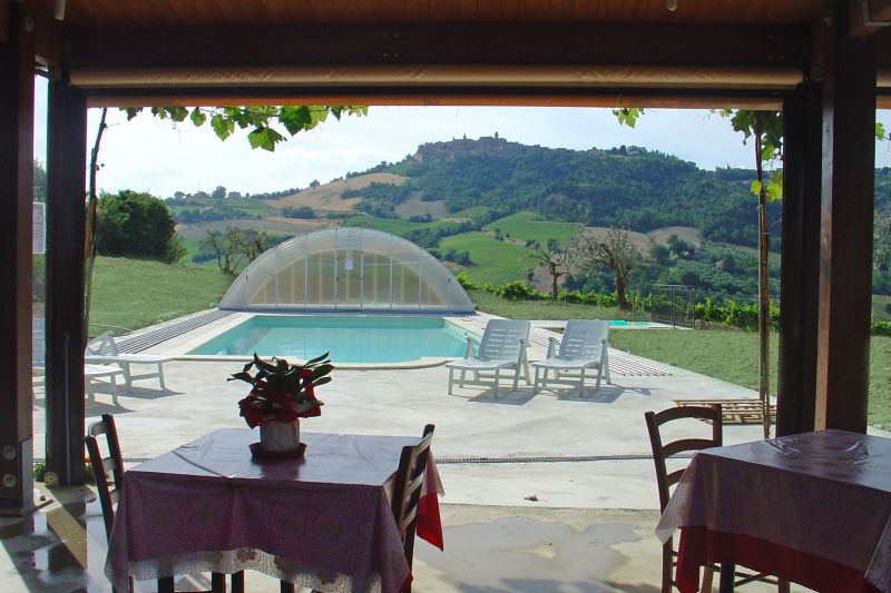 agriturismo con 6 camere e 6 bagnni